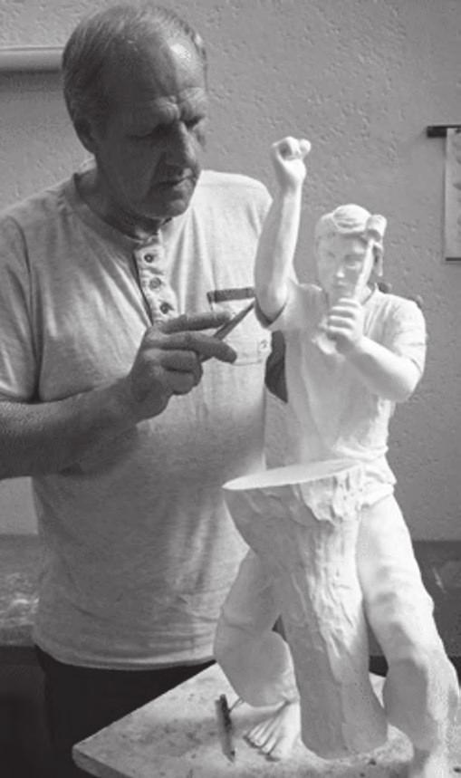 Kunst & Kultur Bildhauerei in Ton Der Kurs verm it telt die ersten wichtigen Grundlagen des plastischen Gest altens und ist für Einsteiger, Neugierige und For t- geschrit tene geeignet.
