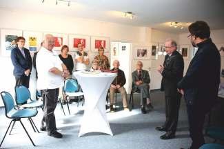 18 Rechliner Zeitung18 Eröffnung der Ausstellung Opfer vom Weissen Ring e.v. in Rechlin Am 09. Oktober 2017 wurde die o.g. Ausstellung im Haus des Gastes und des Bürgers in Rechlin eröffnet.