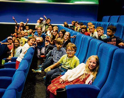 Wiler Nachrichten, 9. Juli 2015 Kino / Kultur Seite 55 EMOTIONEN IMGROSSFORMAT Anmelden für «Mollys Filmpalast» WIL Der neue Kinderfilmklub im Cinewil startet am 23. September Donnerstag, 9.7. MR.