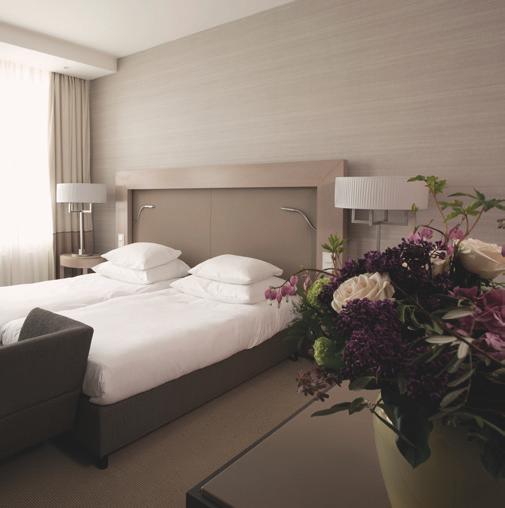 The spacious Magnus rooms offer unique views of Dresden s Neumarkt or the magnificent Johanneum building and come with extra-large king size or twin beds.