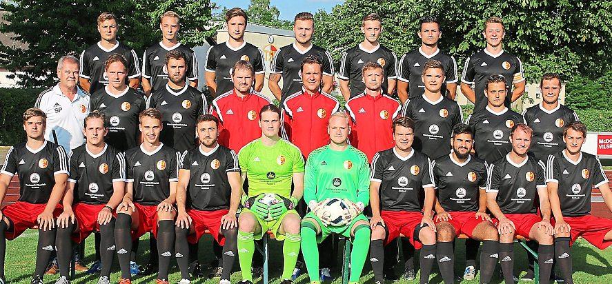 16 Saison 2017 /18 Bezirksliga West Fußball in der Region präsentiert von der RUNDERNEUERT: Der TSV Vilsbiburg schickt eine deutlich verjüngte Truppe auf Punktejagd.