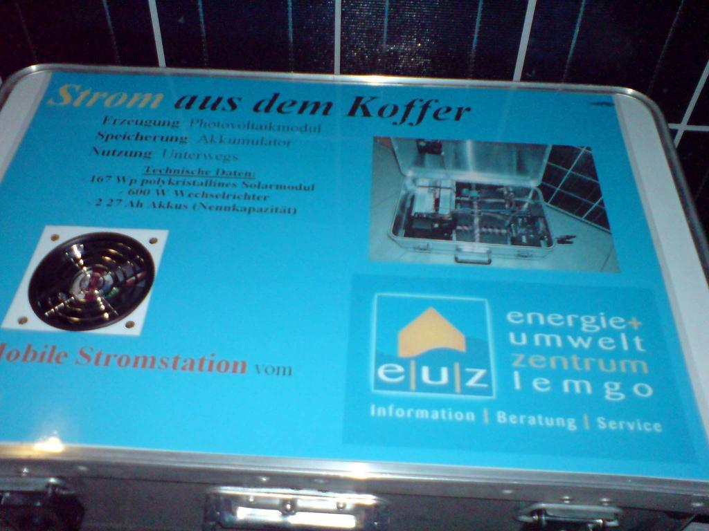 Das Quiz kann in Gruppen gegeneinander gespielt werden. 2) In dem Solarkoffer der Solarstiftung Ulm Neu-Ulm befinden sich Materialien für Experimente zur Photovoltaik.