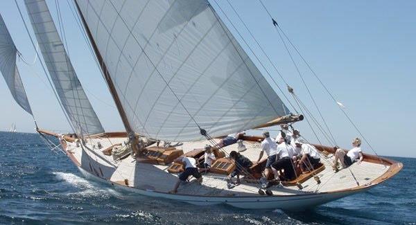 15mR HALLOWE EN Eine traumhafte William Fife III Yacht aus dem Jahr 1926. Der 25 Meter Bermuda-Kutter wurde nach der int.