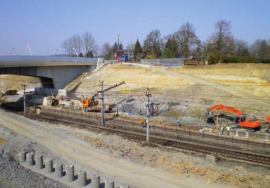 November 2010, die Inbetriebnahme der neu zu errichtenden Gleise 3 und 4 im April 2011.
