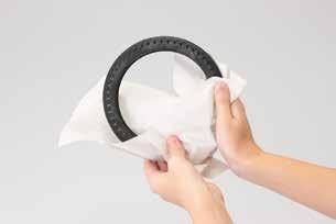 Papiertücher 1 2 3 Sie entnehmen das Vorderrad und entfernen den Reifen vom Rad.