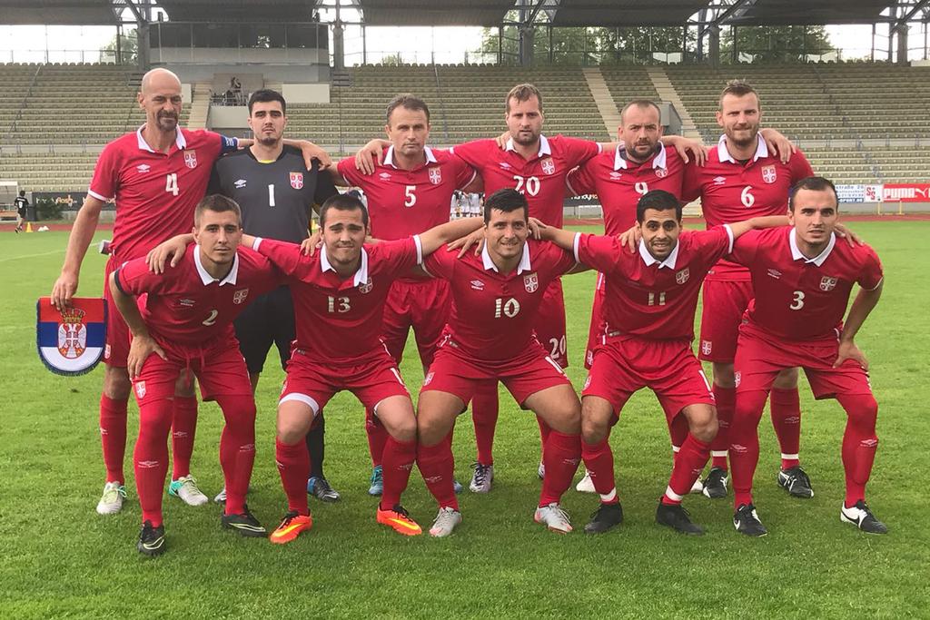 Team aus Serbien Im Vergleich zum Italienspiel setzte das Trainerteam Zürn/Murr/Zimmermann auf eine sehr verjüngte Mannschaft und änderte die Startelf auf sechs Positionen.