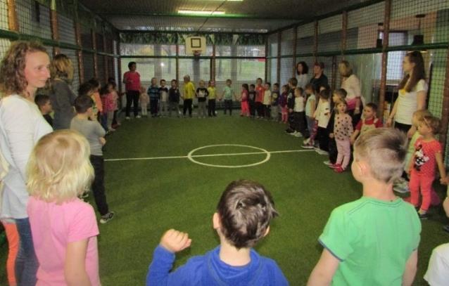 Ziel der Förderprogramme ist es, Kindertageseinrichtungen in der deutschtschechischen Grenzregion zur Zusammenarbeit zu motivieren und sie bei regelmäßigen Begegnungen von Kindern aus Deutschland und