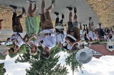 Ab 15 Uhr luden die Nieplitztaler Blasmusikanten zu einem stimmmungsvollen Musikprogramm auf