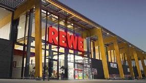 Ausbildung bei REWE ist mehr REWE Markt GmbH Zweigniederlassung Ost Ansprechpartnerin: Eileen Zander Tel.: 03328 3314337 Onlinebewerbung sowie weitere Informationen unter: www.rewe.