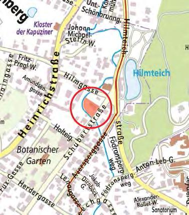 LAGE UND UMFELD LAGE UND UMFELD Das Stadtzentrum ist mit kurzer Anfahrt über die Schubertstraße erreichbar. In unmittelbarer Nähe befindet sich die Straßenbahnhaltestelle <Hilmteich> der Linie 1.