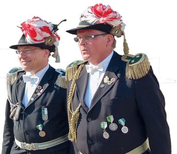 Ehrenoberst und Ehrenmajor Auf der letzten Generalversammlung hat der Allg. Bürgerschützenverein Holsterhausen-Dorf einen neuen Oberst und Major gewählt.
