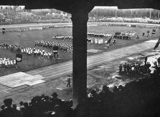feierliche eröffnung Erinnerungsschrift Arbeiter-Olympiade, 1925 Die offizielle Eröffnung der Spiele fand am 24. Juli 1925 im Stadion statt.