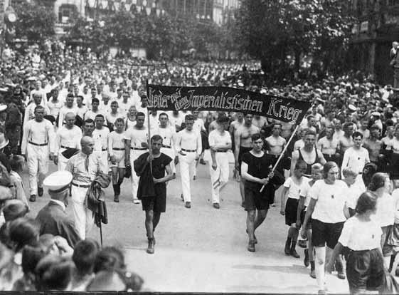ein festzug der Annäherung Othmar Hermann Einen der Höhepunkte der Arbeiter-Olympiade bidlete der große Festzug, der am 26. Juli durch Frankfurt zog.