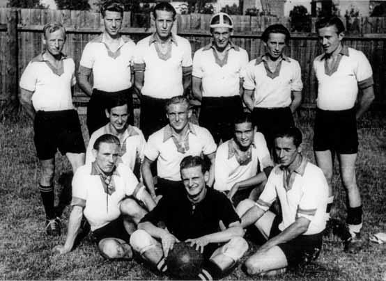 eine eigene fussballmeisterschaft ISG Ffm Der erfolgreichste Frankfurter Arbeiterfußballverein war der ASV Westend, der 1928 das Finale um die Bundesmeisterschaft erreichte.