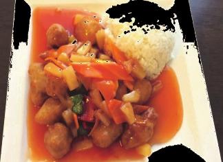 mit Gemüse in Curry-Soße stir fry chicken with vegetables in spicy sauce curry