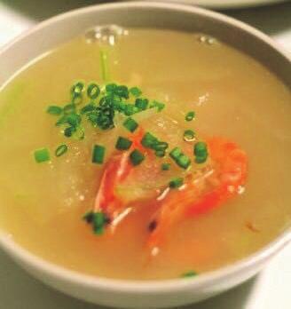 Pakchoi (Gemüse) seafood noodles soup with pakchoi 海鲜汤面 N3.