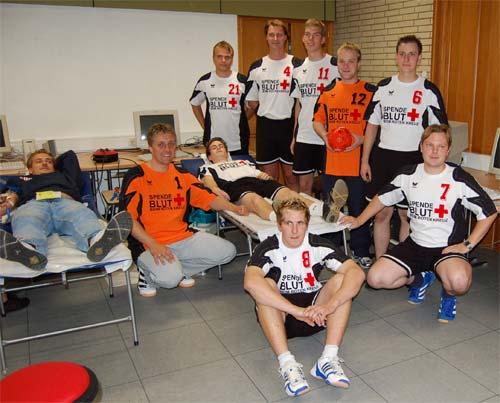 Den ersten Preis ergatterte die SG Hörnerkirchen/Hohenfelde. Es waren besonders viele Spieler, Eltern der jugendlichen Spieler und Freunde des Handball-Sports zur Blutspende erschienen.