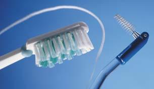 22 Die wichtigsten Pflegeutensilien: Zahnbürste, Zahnseide und Interdentalbürste. Sofortimplantation Können Implantate auch sofort nach dem Entfernen von Zähnen eingesetzt werden?