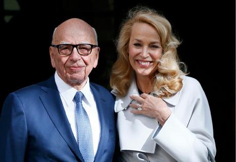 2016-03-07 05:41 Joachim Frank, 24 Rupert Murdoch und Jerry Hall haben geheiratet London Kurz vor seinem 85. Geburtstag hat Medienmogul Rupert Murdoch das frühere Model Jerry Hall (59) geheiratet.