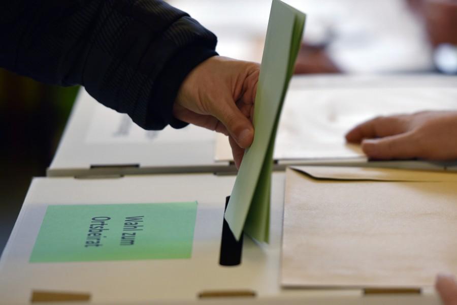 52 AfD kommt in Hessen auf 13 Prozent Bei der hessischen Kommunalwahl hat die AfD nach ersten Zwischenergebnissen aus dem Stand heraus vielfach zweistellige Resultate erzielt.