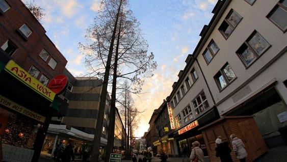 Wir DIE FRAKTION SPD: Aufenthaltsqualität in der City erhöhen Ausbau der Gladbecker beginnt Anfang 2017 Fußgängerzone wird generalüberholt Nun ist es bald so weit: der Umbau der Fußgängerzone der