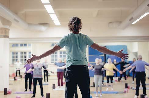 Ernährungskurse Pilates Wirbelsäulengymnastik Yoga Kursstart ab 14