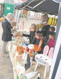 , ist nun schon seit einigen Jahren fester Bestandteil des Eilenburger Weihnachtsmarktes Oberbürgermeister Ralf Scheler übergibt den Karnevalisten den Rathausschlüssel Traditionsgemäß hat der