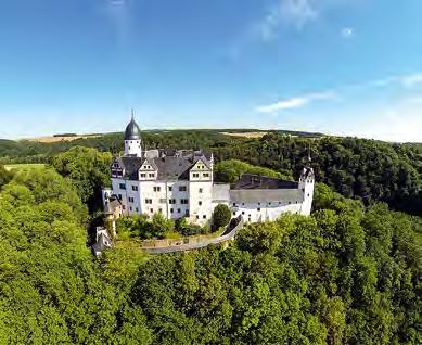SCHLOSS ROCHSBURG Verborgener Schatz im Grünen Inmitten eines Naturschutzgebietes im Tal der Zwickauer Mulde mit traumhaft schönen Wander- und Radwegen gelegen, entwickelte sich Schloss Rochsburg in