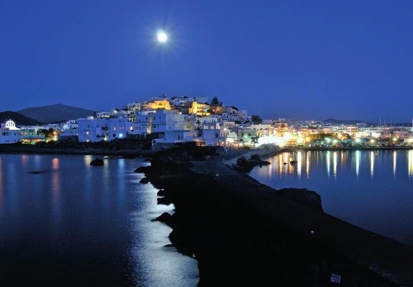 Naxos Naxos ist direkt gegenüber von Paros; entsprechend sind wir nach einer kurzen