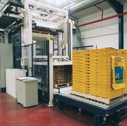 Automation Automatische Anlagen transportieren die Schlauchpakete zwischen Schlauchziehmaschine und