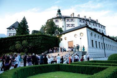 Juli Erl Tiroler Festspiele Erl Rossinis selten aufgeführtes Werk Ermione kommt unter dem Dirigat von Gustav Kuhn zur Aufführung.
