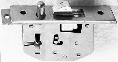 Schlüssel eckiger Stulp links -1 rechts -01 mit 1 Schlüssel Rolladeneinlaßschloß Fig.