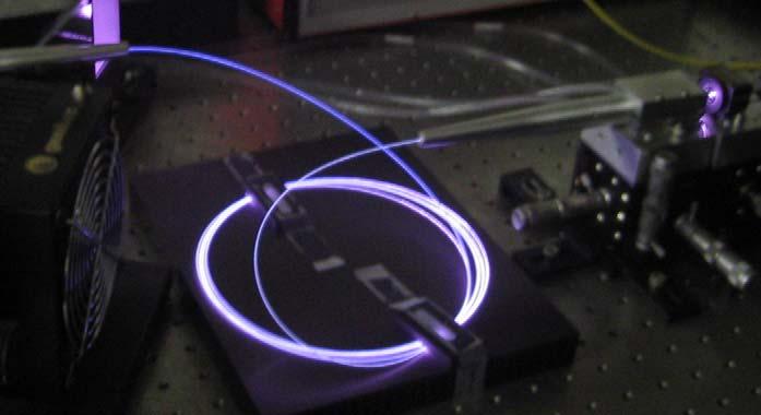 Faserlaser Signal output 83 W @ 1552 nm Double-clad Er/Yb-doped fiber (4 m, 26 µm core) Splice HT @ 975 nm, 1 µm HR @ 1.