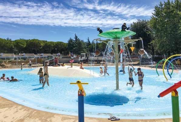 ITALIEN HIGHLIGHTS großer eigener Wasserpark mit 3 Pools, Strudeln, langen Rutschen und Sprungtürmen seit 2017 steht der Campingplatz unter neuer Leitung direkter Zugang zum Strand