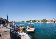 Yachthafen, Aqualand, Aquarium, Museen und die Freizeitinsel I lle des loisirs locken jeden Sommer viele Touristen nach Cap d Agde.