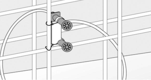 10 cm abzutrennen und mit einem flexiblen Verbindungsschlauch, Außendurchmesser = 8 mm, zu überbrücken.