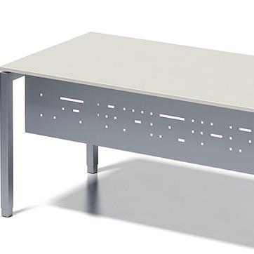 Die unter der 18 mm starken Tischplatte werkseitig angebrachten Traversen werden kinderleicht mit dem mitgelieferten Inbusschlüssel und nur 4
