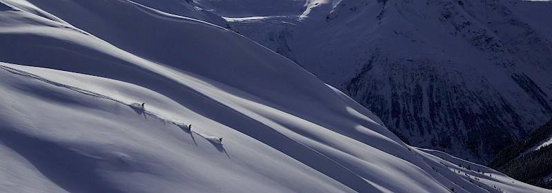 Einzigartige Heli-Skitouring Reise rund um die ungewöhnlichste Heli Lodge in den Kanadischen Rocky Mountains.