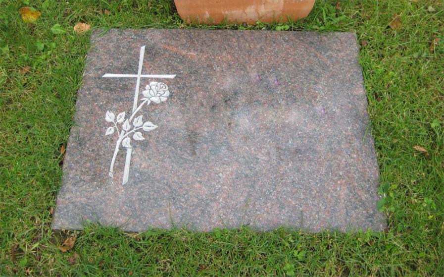Wiesengrabfeld - Urnenbestattung Gemeinschaftsgrabstätten ermöglichen einerseits, dem Wunsch des Verstorbenen nachzukommen, Angehörigen keine kostenintensive Grabmalgestaltung und Grabpflege