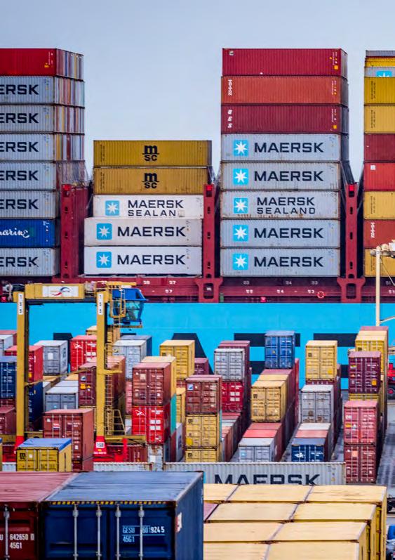 xxx HAFENSPIEGEL 2017 REVOLUTION IM GLOBALEN TRANSPORT DREHSCHEIBE FÜR WELTWEITE WARENSTRÖME Als viertgrößte Container-Drehscheibe Europas