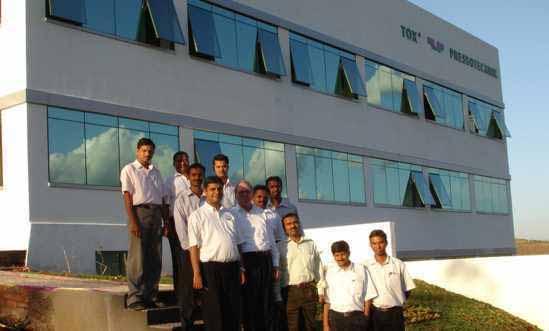 TOX PRESSOTECHNIK in Indien (seit 2005) Mit 20 Mitarbeitern Vertrieb der kompletten Produktpalette in Indien über 5 Verkaufsbüros.