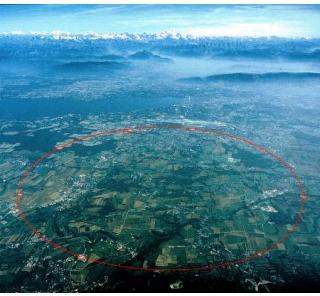 Luftbild von Genf mit dem CERN. Der Kreis zeigt den größten Partikelbeschleuniger der Welt. Der neue Dienst, der häufig mit Internet umschrieben wird, geht 1991 online.