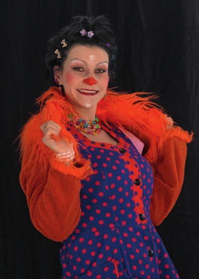 Die Clownin Nina Sie ist lebensfroh und sympathisch, neugierig, direkt und mag die Menschen, findet sich sehr schön, singt oder spielt