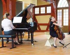 Die Pianistin Ana Nanuashvili korrepetierte gekonnt. Das Konzert fand im legendären Schickhardt Saal des Alten Rathauses Esslingen mit seiner hervorragenden Akustik statt.