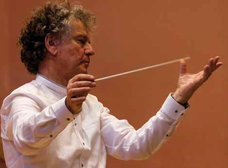 Aktivitäten des Verbandes Der Dirigent und Geiger Patrick Strub stammt aus einer Musikerfamilie.