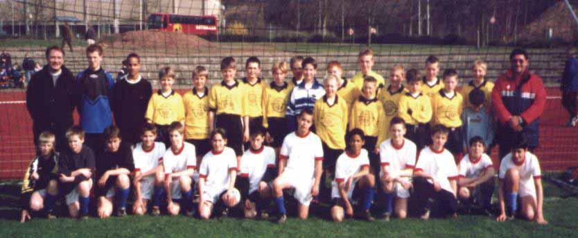 Kleine Fußballer ganz groß! Beim diesjährigen Wettbewerb im Rahmen von "Jugend trainiert für Olympia" waren die jüngsten Fußballer ( Wettkampf IV / Jahrgänge 1987 und jünger ) am erfolgreichsten.