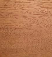 Weidenholz ist weich und zählt zu den mittelschweren Hölzern.