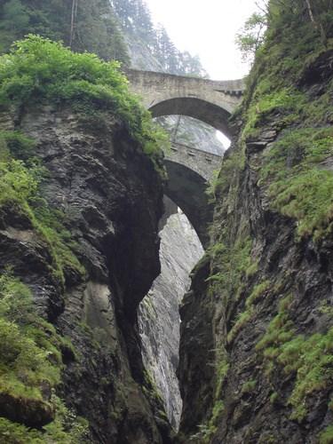 Die Tour führt an Chur der Hauptstadt Graubündens vorbei ins