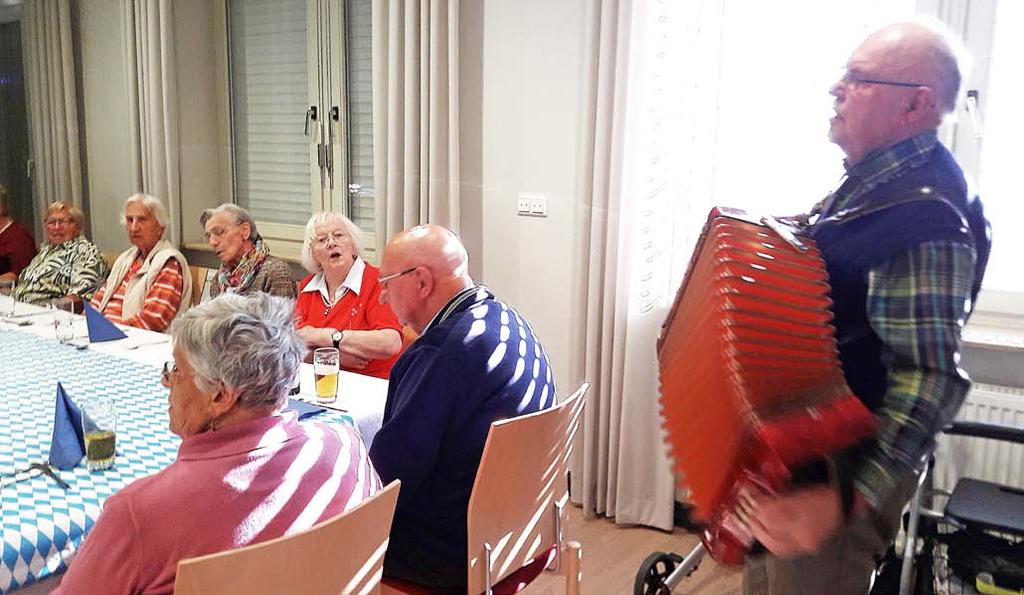 Oktober im Haus Maria-Rast ein zünftiges bayerisches Mittagessen veranstaltet.