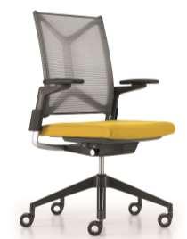 Deshalb verfügt der Stuhl über eine Synchronmechanik mit automatischer Gewichtsanpassung.